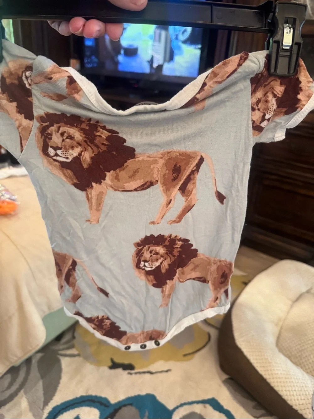 Milk barn Lion Print Baby Bodysuit - Light Blue with Brown Lions 12-18 months ne
